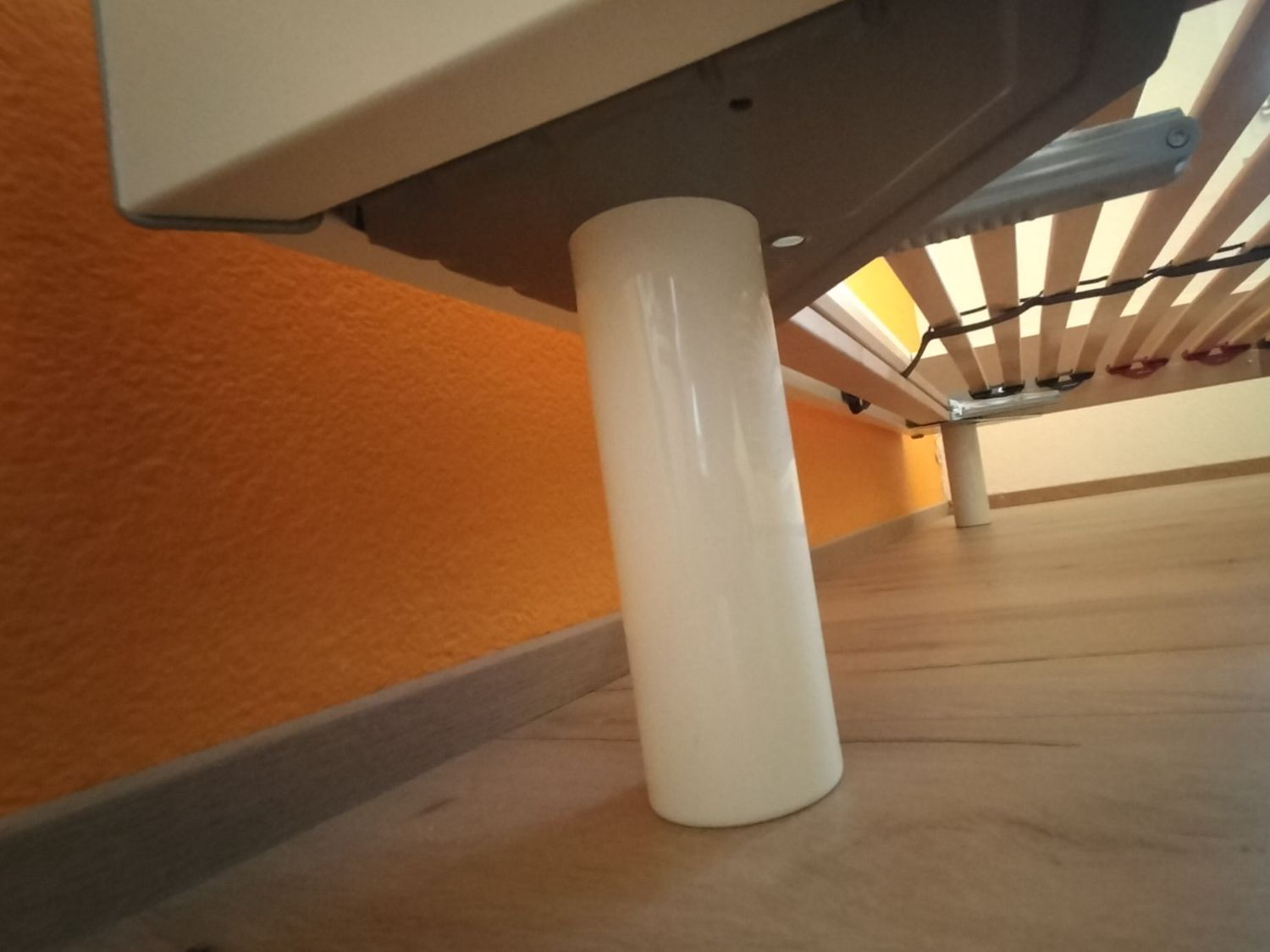 Letti: weisses Bettgestell 140x200cm mit Lattenrost – Usato da Urswil venduto da fab_ydv7 4