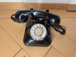 Altes Bakelit-Telefon Standard Eléctrica CTNE, ca. 1940