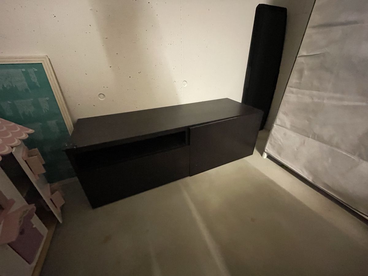 Ikea Meubles TV: IKEA BESTÅ TV Bench – D'occasion à Küsnacht ZH par rkaramanian 1