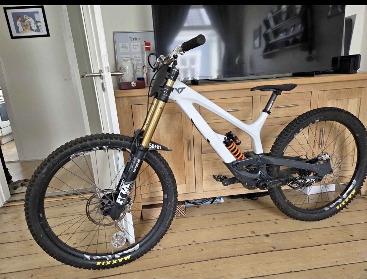 YT Vélos: Yt tues xl  – D'occasion à Lauterbrunnen par hug_zv8b 1