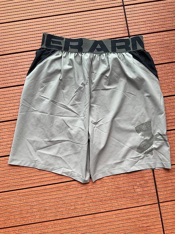 Under Armour Pantaloni: Under Armour Hose – Usato da huttwil venduto da Cabe 3