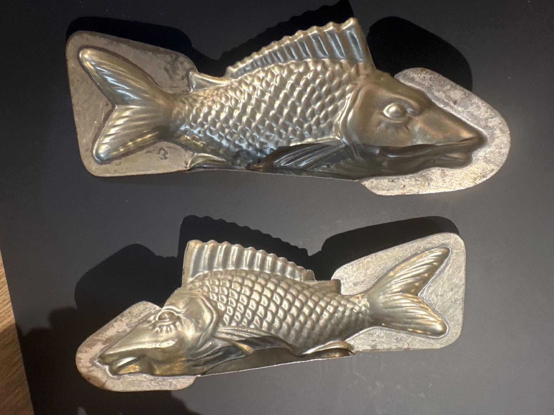 Teglie da forno: Ancien moule poisson 20cm schokoladenform – Usato da Lajoux JU venduto da Briard0 1