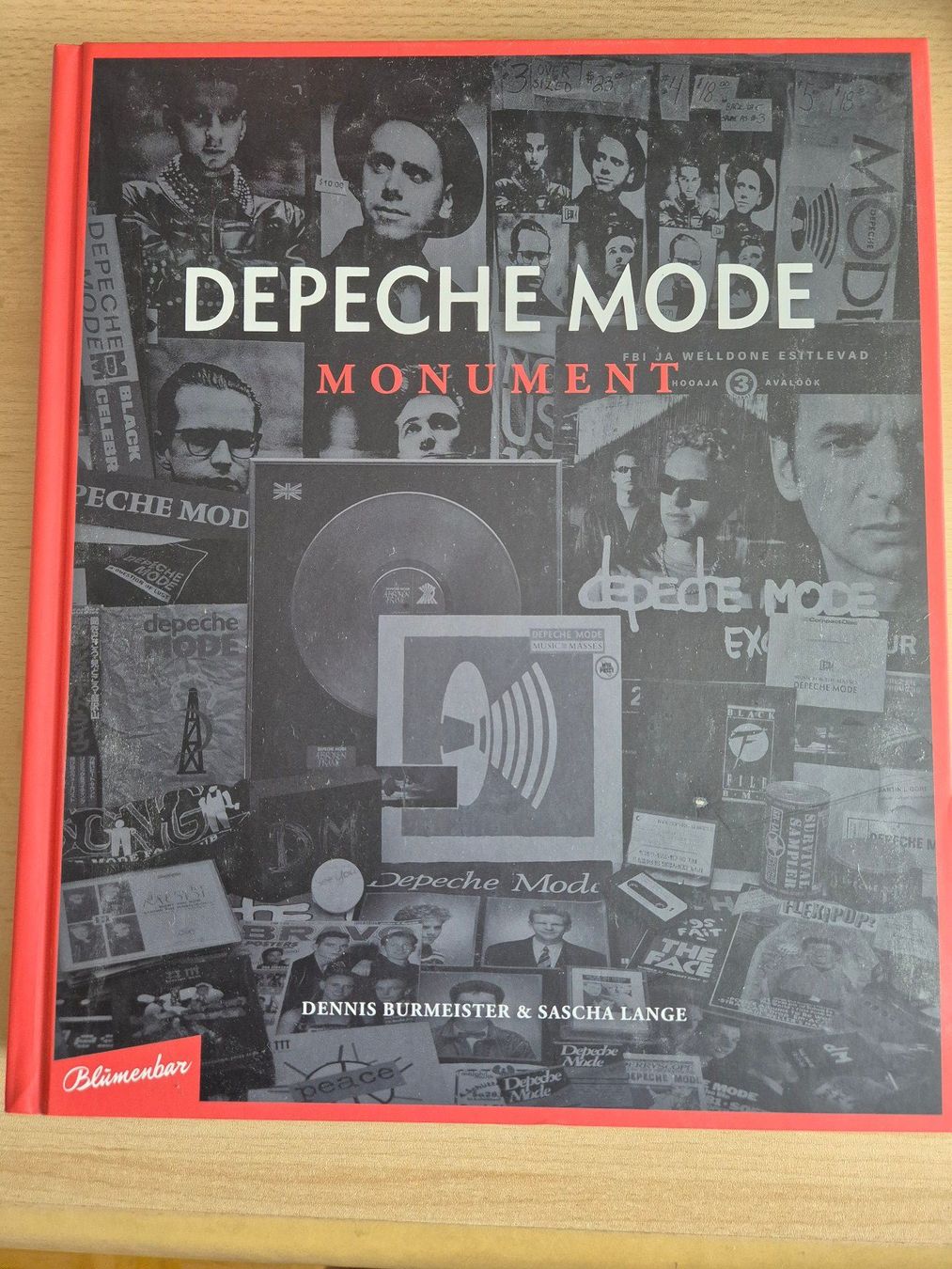 Libri: Fabrikneu! Buch Depeche Mode - Monument – Nuovo e nell'imballaggio originale da Elgg venduto da Hexenbese3