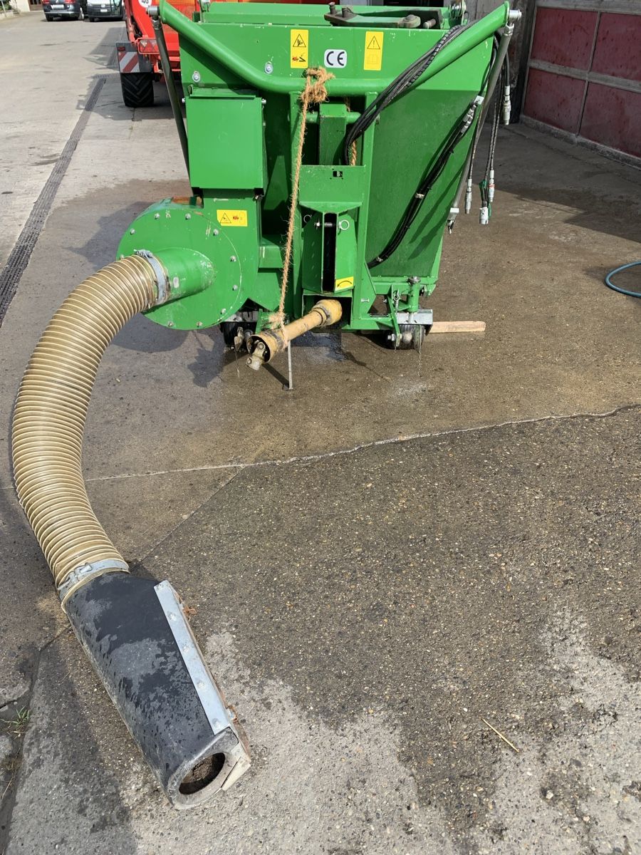 John Deere Trattori: John Deere Grasaufnahme System – Usato da Schwarzenbach SG venduto da bsw9536 6