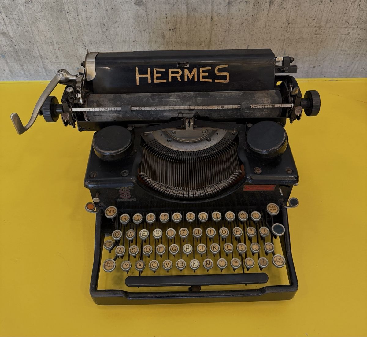 Hermès Macchine da scrivere: Schreibmaschine Hermes ab 1.- CHF – Usato da Bäretswil venduto da ss3linaa