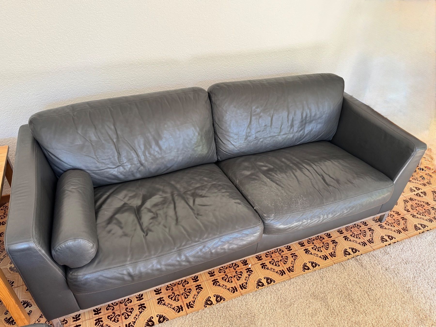 Interio Sofas: Canapé en cuir anthracite – Gebraucht aus Ecublens VD von isa_nx8s 2