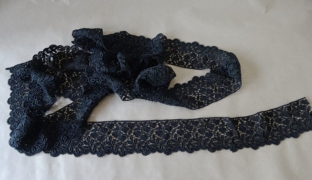 300cm alte edle schwarze Spitzen/Borte | Kaufen auf Ricardo