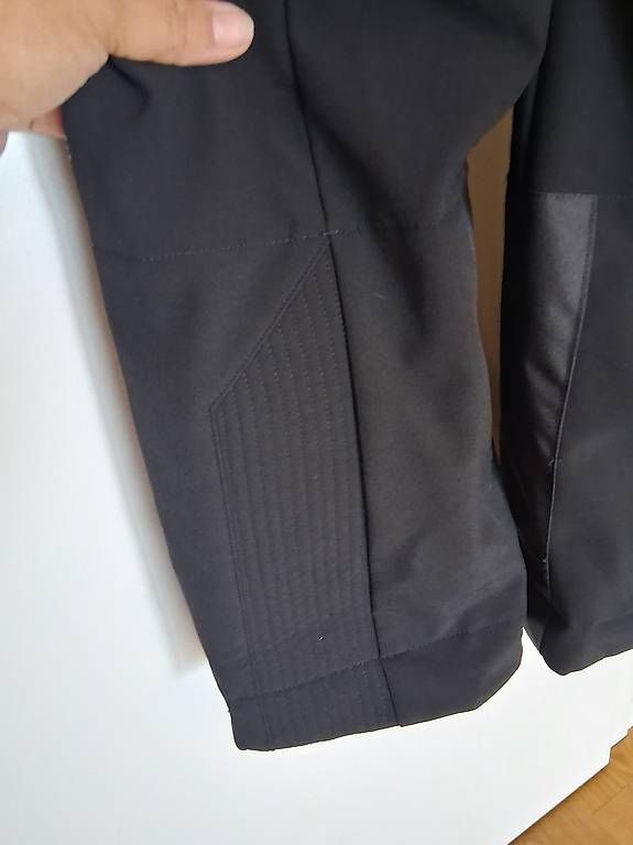 Pantaloni: Pantalon ski slim taille 140 – Usato da Corcelles-le-Jorat venduto da Fashion_Unfold 3