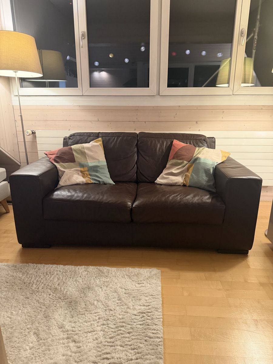 Divani: Dunkelbraunes Ledersofa, 2-Sitzer – Usato da Zürich venduto da Sarah_Zurich123 1