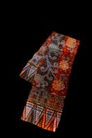  Batik Tulis auf strukturierter Seide
