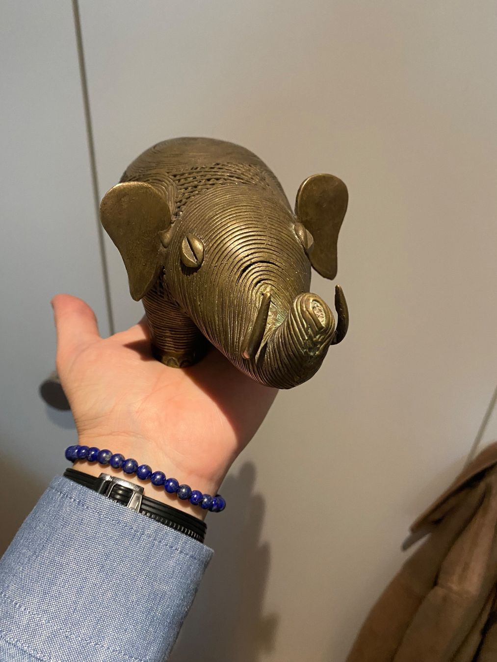 Statuette: Éléphant en bronze africain – Usato da Grand-Lancy venduto da sellart