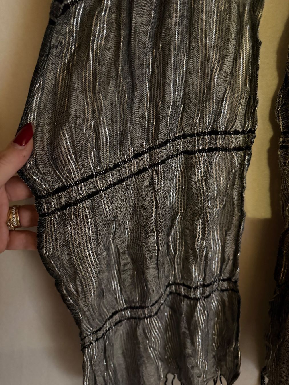 Foulards, Tücher & Schals: Schöner grauer Schal – Gebraucht aus Grosswangen von shoes.bags.and.co 2