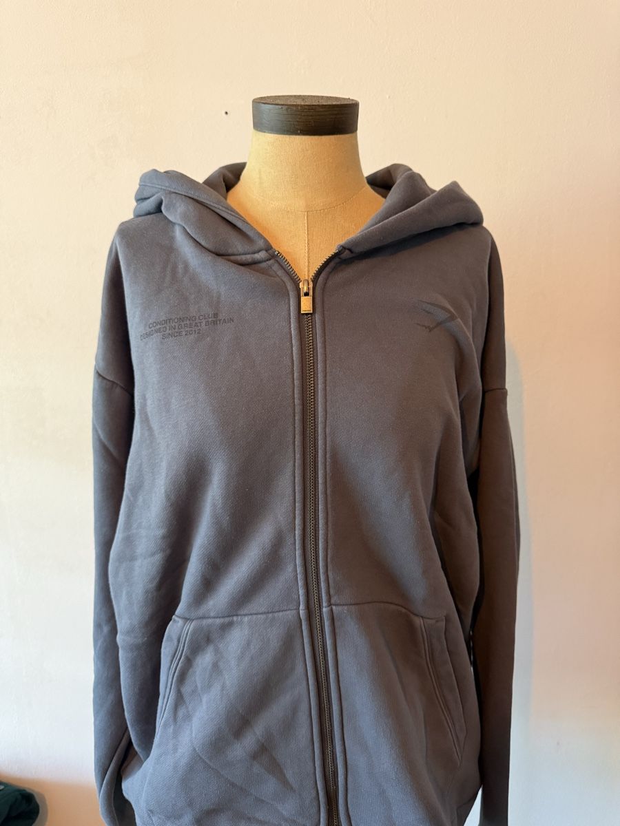 Gymshark Pullover & Sweatshirts: Gymshark Hoodie Gr. XS – Gebraucht aus Uzwil von Weihnachtsgnom