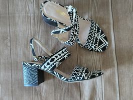 🆕 Schucco Riemchen Sandalen - 37 - Geometric Look