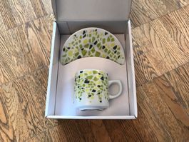 Pfister Tasse mit Unterteller, neuwertig, tolles Design!