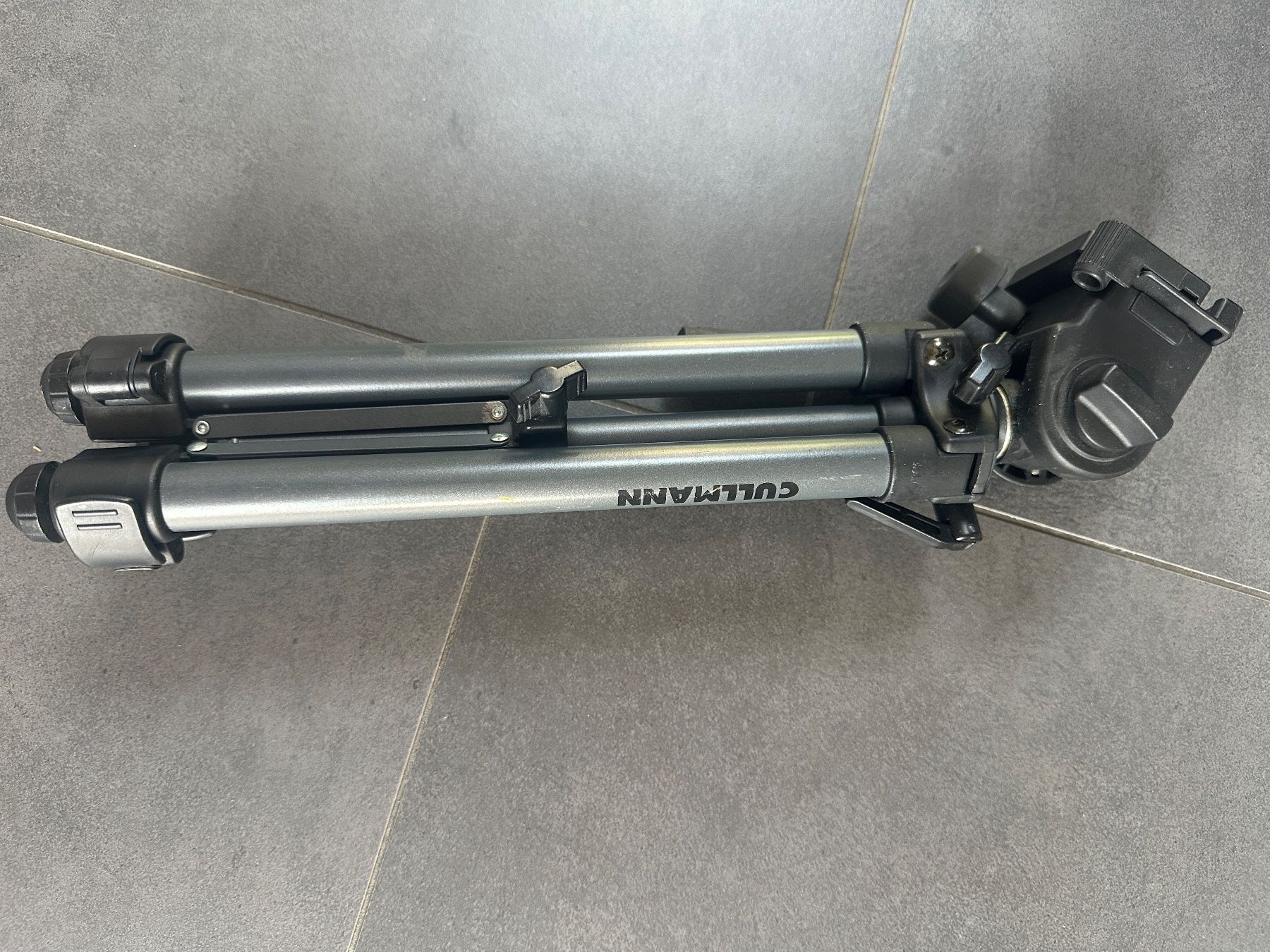 Treppiedi & Teste: Cullmann Stativ – Usato da St. Gallen venduto da quicknick_1