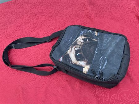 Umhängetasche mit Mops Hund NEU 22 x 18x 6.5cm