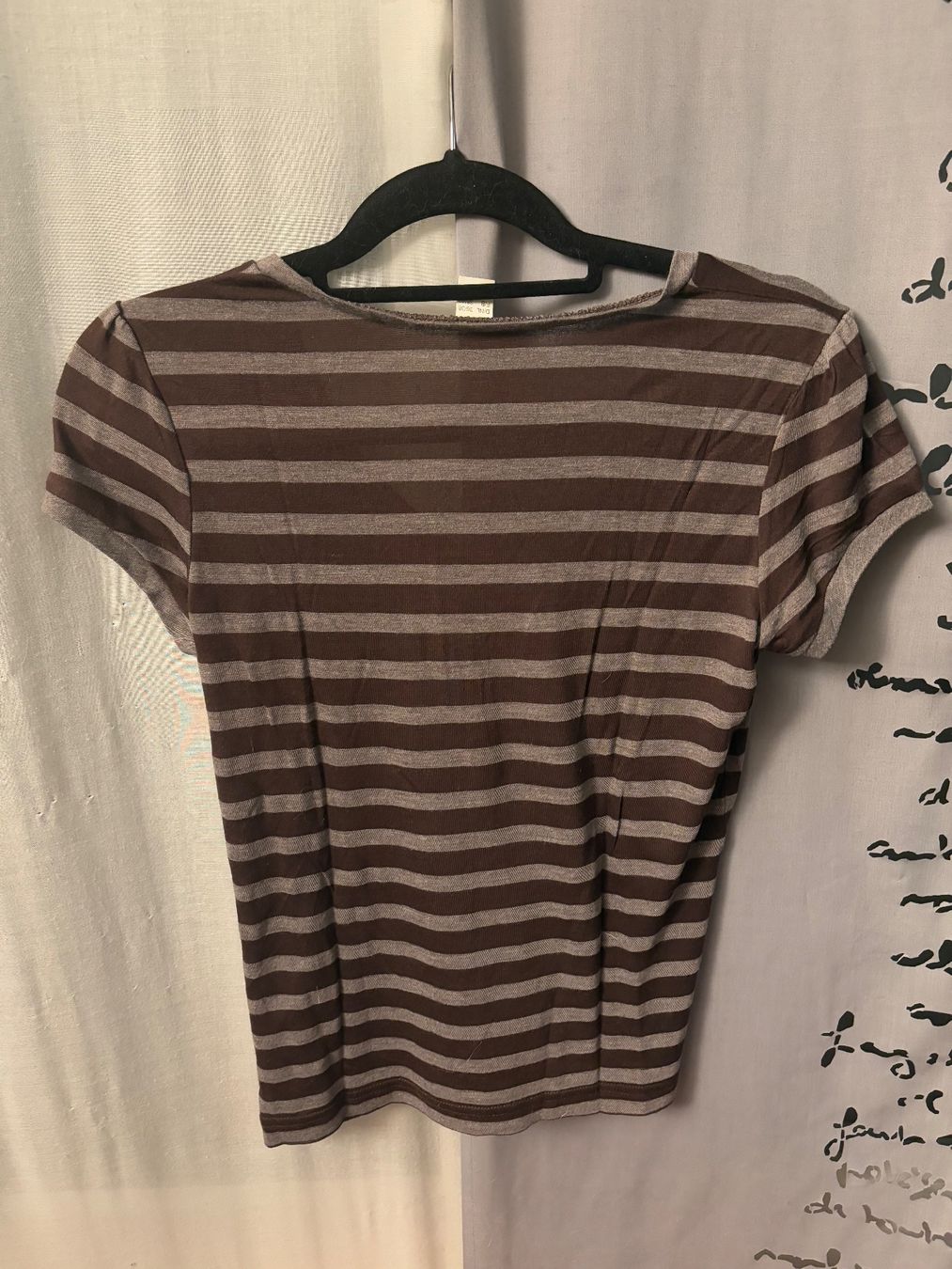 T-Shirts: T-shirt rayé marron et gris, col V – Gebraucht aus Lausanne von milou201619 2