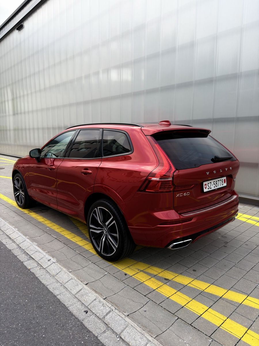 Volvo Automobili: Volvo XC60 B4 R-Design – Usato da Schübelbach venduto da R46R 2