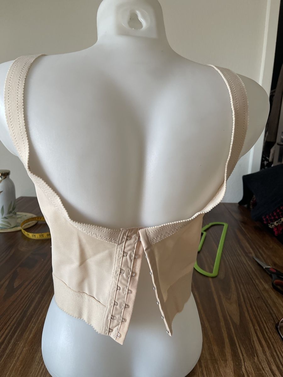 Triumph Altra biancheria intima: Bustier Triumph Doreen beige 105 D comme neufs – Usato da Kloten venduto da Vermicelles 2