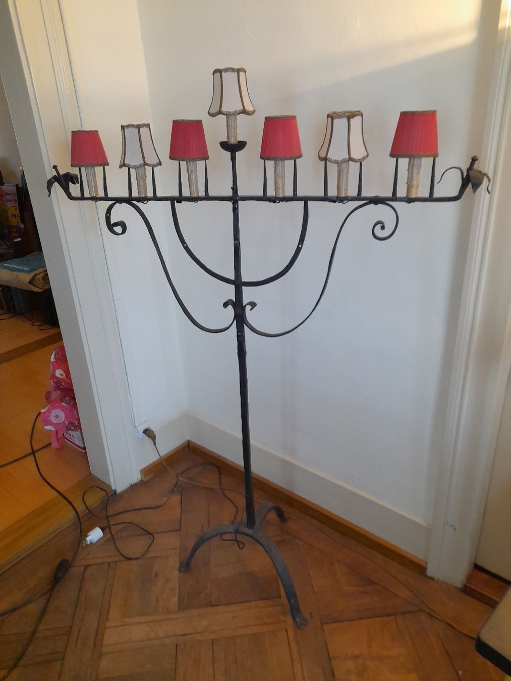 Lampade: Geschmiedeter Leuchter aus Kirche – Usato da Luzern venduto da steuereinheit
