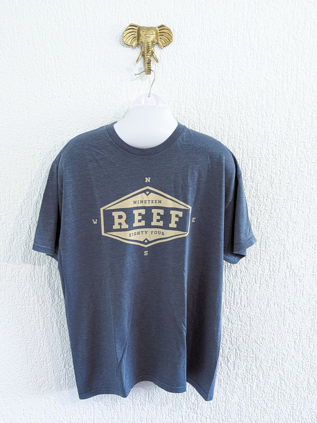 T-shirts: REEF T-Shirt – D'occasion à Pfäffikon SZ par RainerZuefall