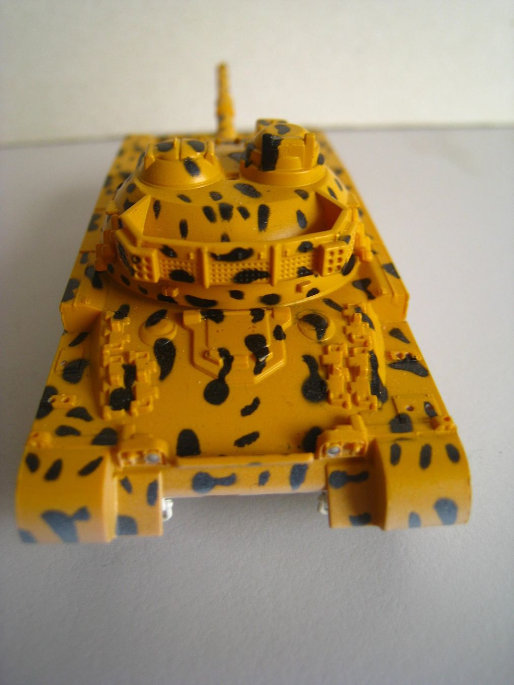 Herpa Modellini di ferrovie: Herpa Leopard 2 Panzer im Leopard Look ! 1/87 – Usato da Buchs ZH venduto da swiss-train 5