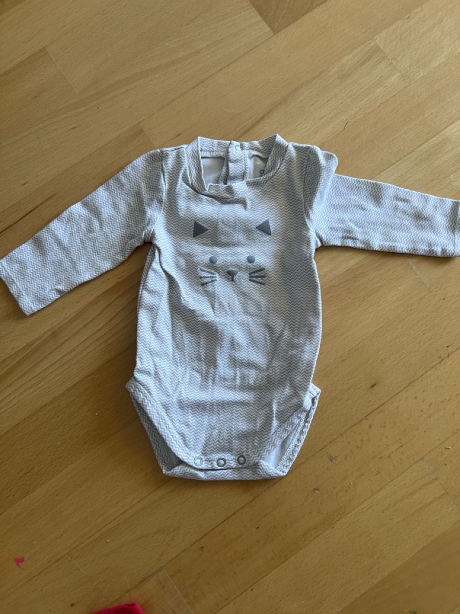 Lotti & Set di vestiti: 5 Baby Bodys Langarm Grösse 50-56 – Usato da Zürich venduto da Jakomo007 4