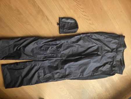 Vaude Regenhose schwarz Grösse 38/S mit Packbeutel