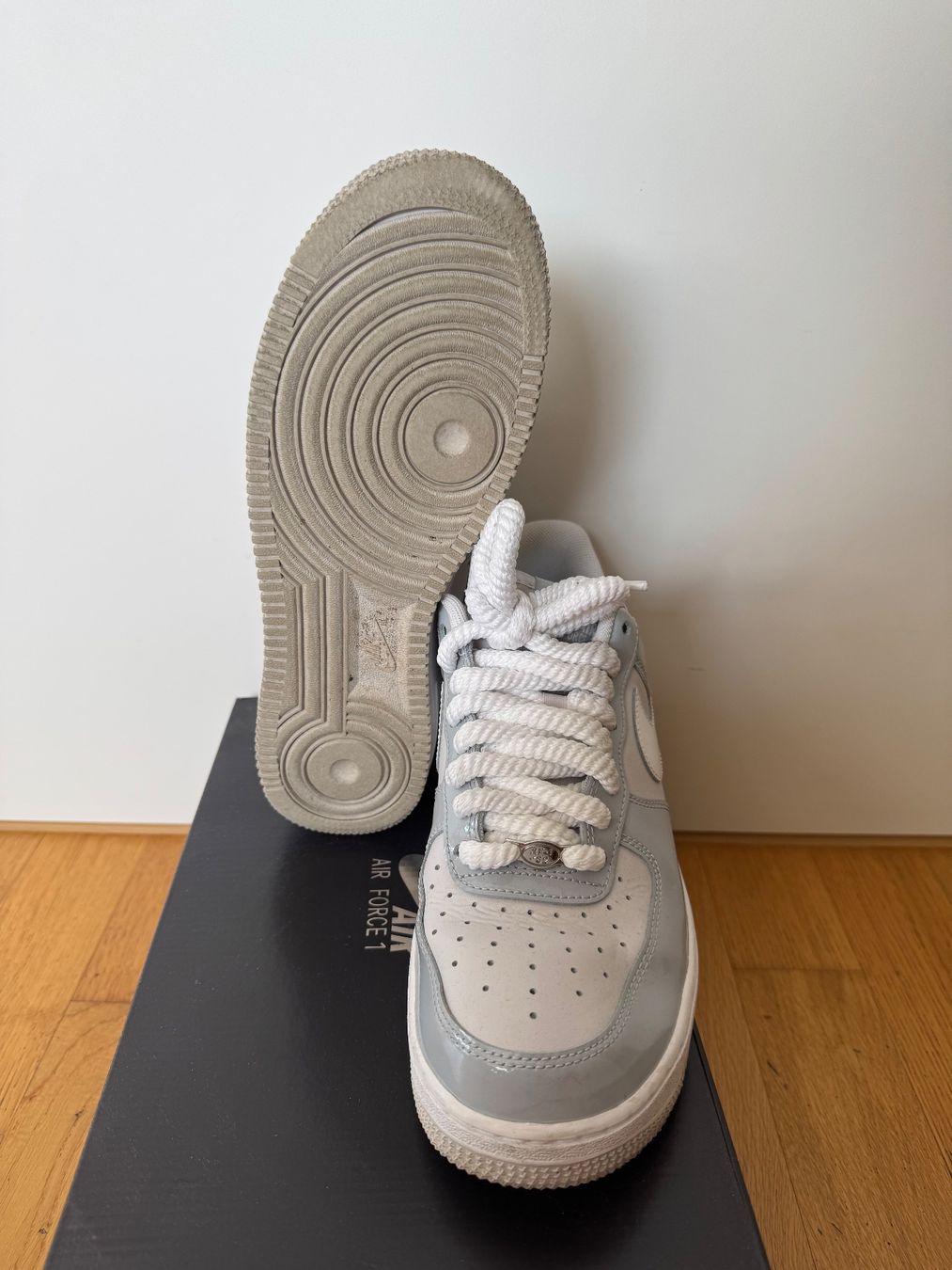 Nike Scarpe da uomo: Nike Air Force 1 Gr:41 LV8 Wolf Grey – Usato da Sissach venduto da Kicks13 2