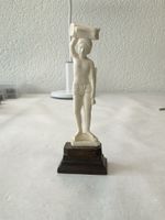 Ancienne statuette sculpté 