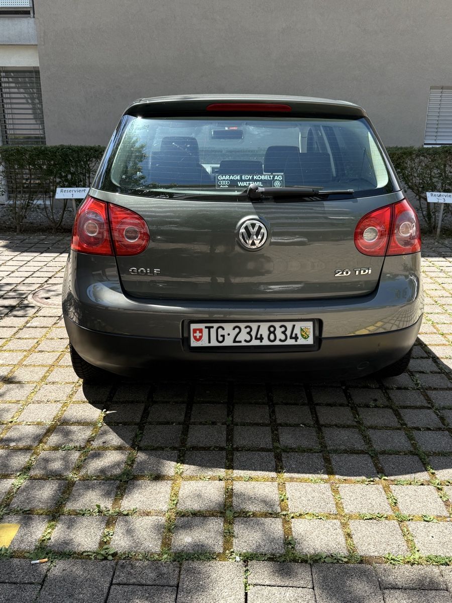 VW Autos: VW Golf 2.0 TDI grau ab Platz – Gebraucht aus Frauenfeld von awebtool 1