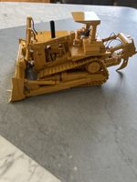 CAT D10 Track-Type Tractor Modell mit Originalverpackung