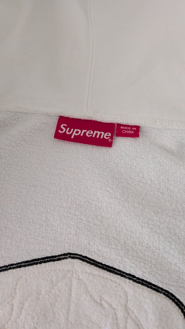 Pullover & Sweatshirts: Supreme Kapuzenpullover Grösse L SS22 – Gebraucht aus Schaffhausen von Mauzzel 5