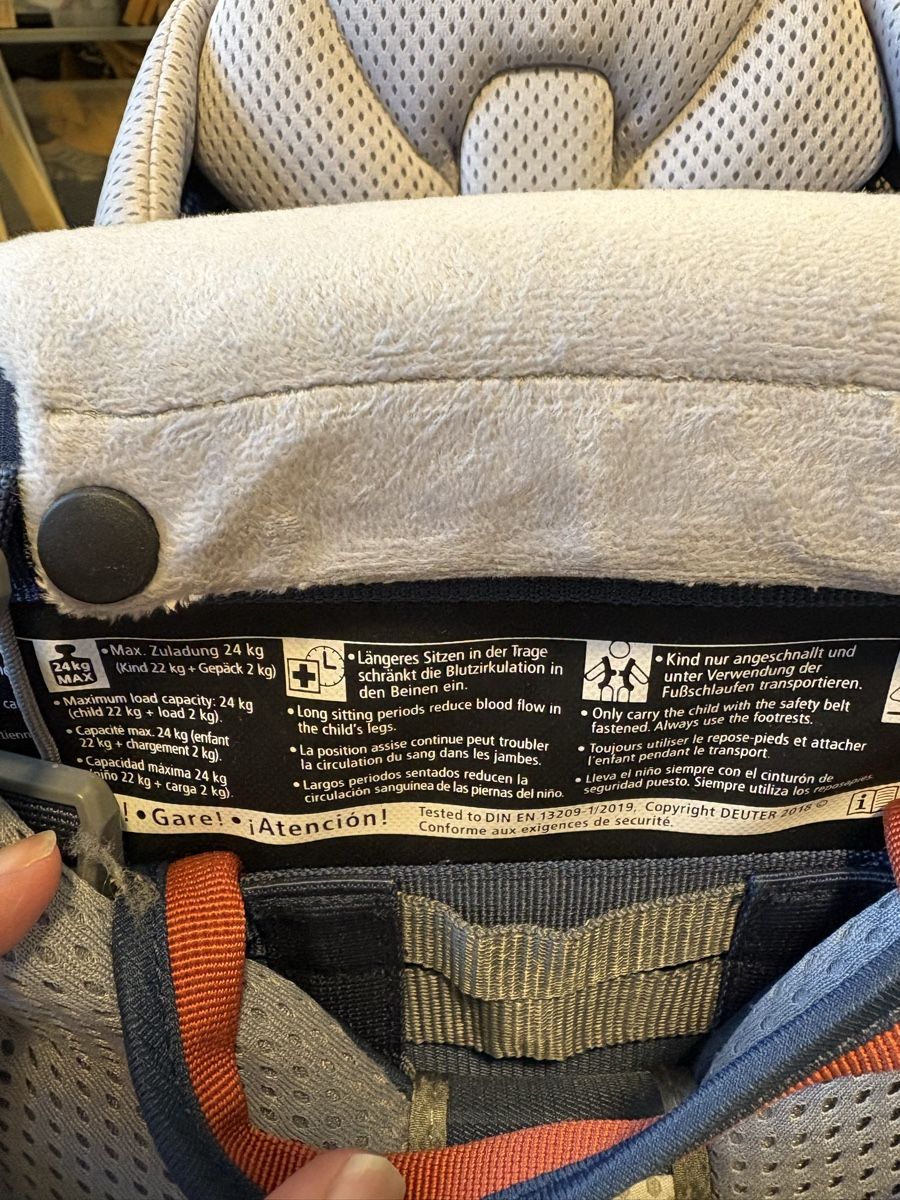 Deuter Marsupi portabebè: Wandertrage Deuter Kid Comfort Active midnight  – Usato da Widnau venduto da davidon 1