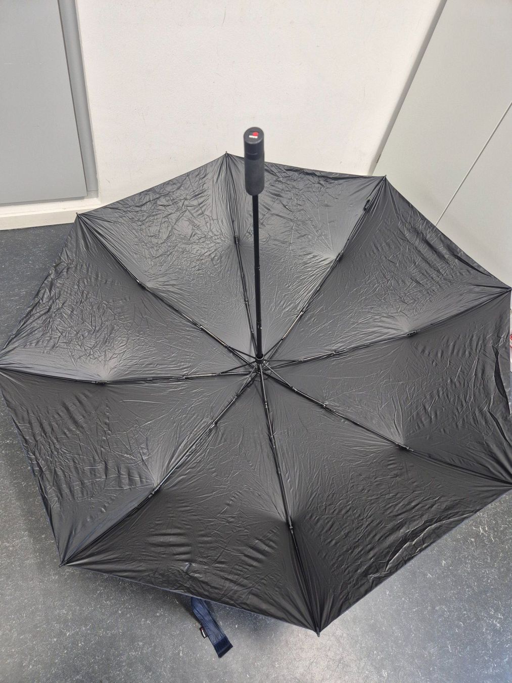 Knirps Ombrelli: Knirps, dunkelblau, wasserabweisend – Usato da Luzern venduto da lupol_Verwertungen 2