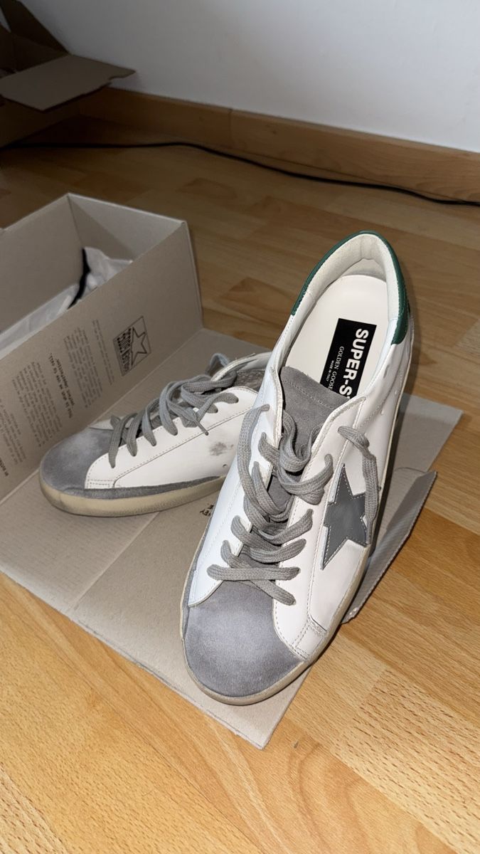 Golden Goose Scarpe da uomo: Golden Goose Super-Star EU44 – Nuovo e nell'imballaggio originale da Chêne-Bougeries venduto da adr_s27z 1