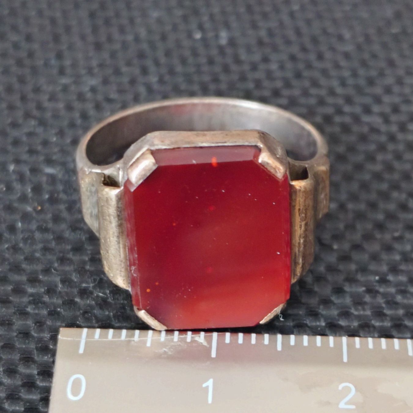 Ringe: Alter Herrenring aus Silber mit Granat – Gebraucht aus Allschwil von Swisstoybox