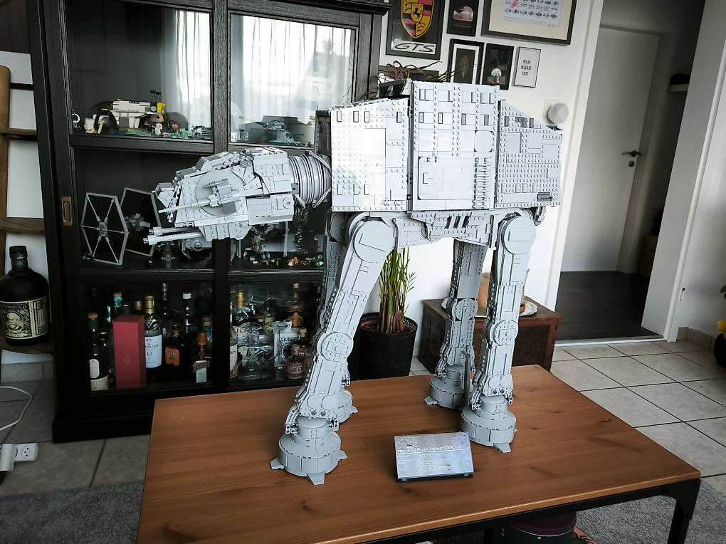Baukästen: AT-AT  – Gebraucht aus einigen von unicornhunter