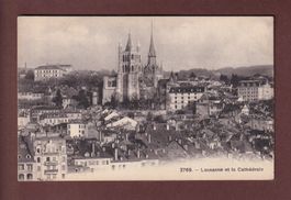 LAUSANNE - Vue partielle avec la Cathédrale