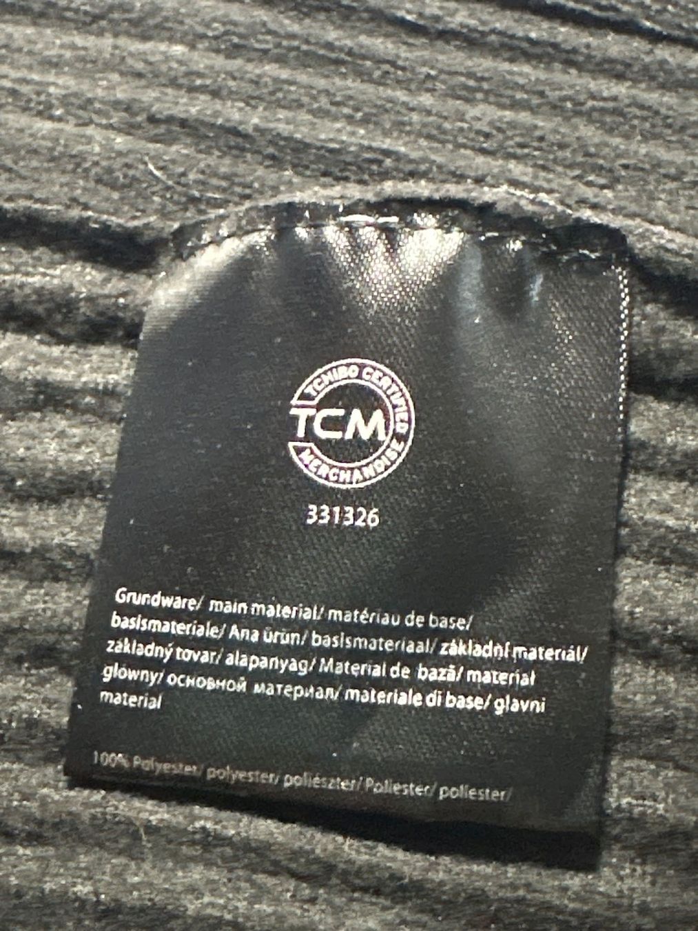 Foulards, Tücher & Schals: Schwarzer TCM Schal aus Polyester gerippt – Gebraucht aus Bülach von Jubet 2