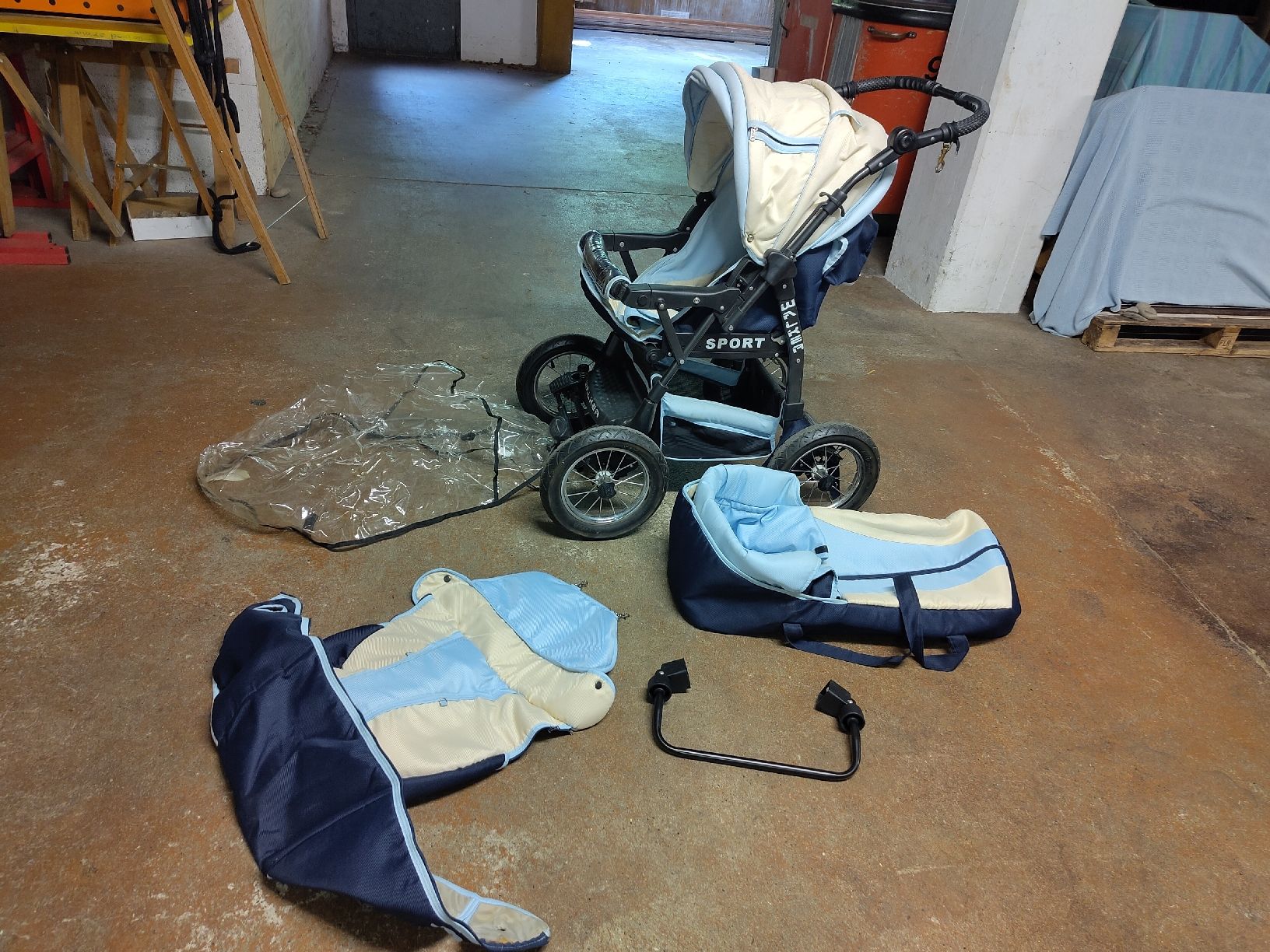 Kinderwagen: Kinderwagen mit Zubehör – Gebraucht aus Däniken SO von Lu-Tze