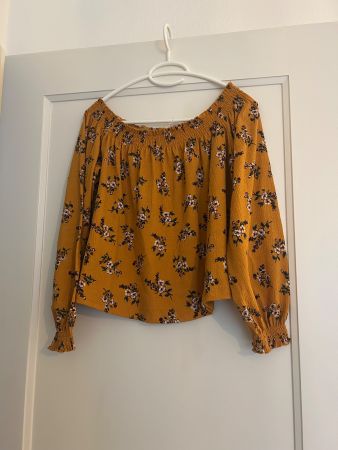 Herbstliches Offshoulder Oberteil mit Blumenmuster Gr. L
