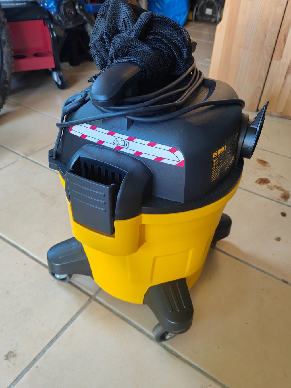 Dewalt Aspirapolveri & Accessori: Aspirateur Dewalt DXV20P – Usato da Bex venduto da Brian2023 2