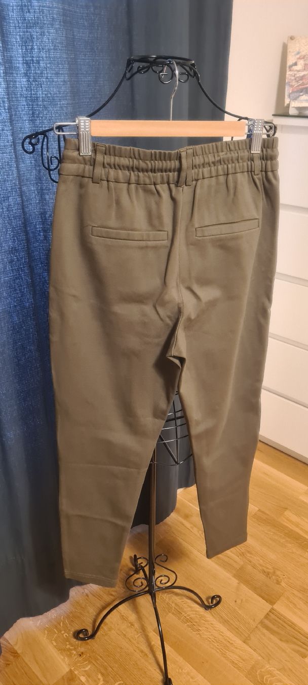 Only Pantaloni: hose von Only gr S – Nuovo (secondo la descrizione) da zürich venduto da janjaz 1