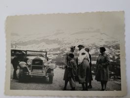 Altes Foto Oldtimer Bergkulisse Gruppe Personen 1930er R35