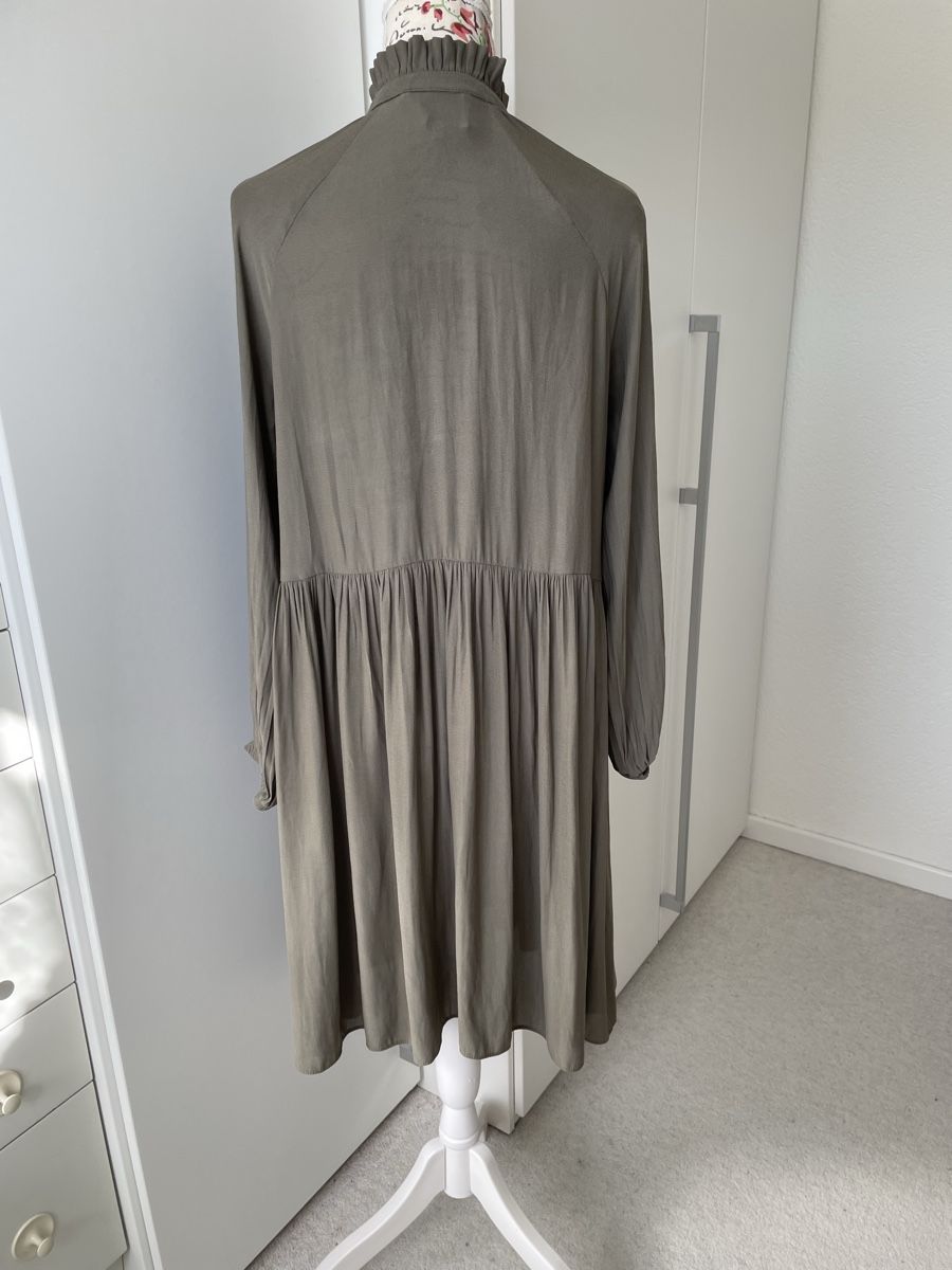 Vestiti: Kleid 38/40 SECOND FEMALE Olive – Usato da Zürich venduto da Pamuk04 4