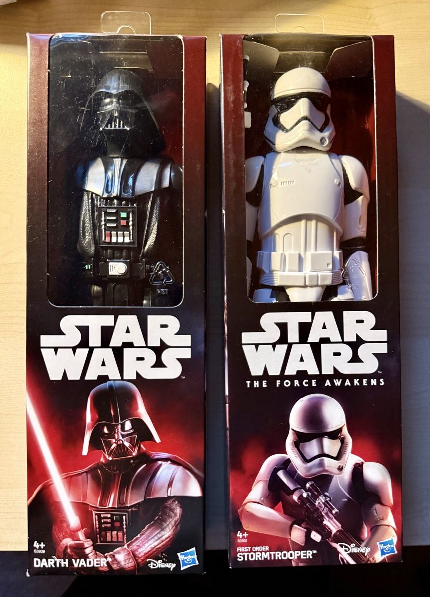 Star Wars Statuette: Star Wars Action Figures Darth Vader & Stormtrooper Set – Usato da Utzenstorf venduto da Victoria666