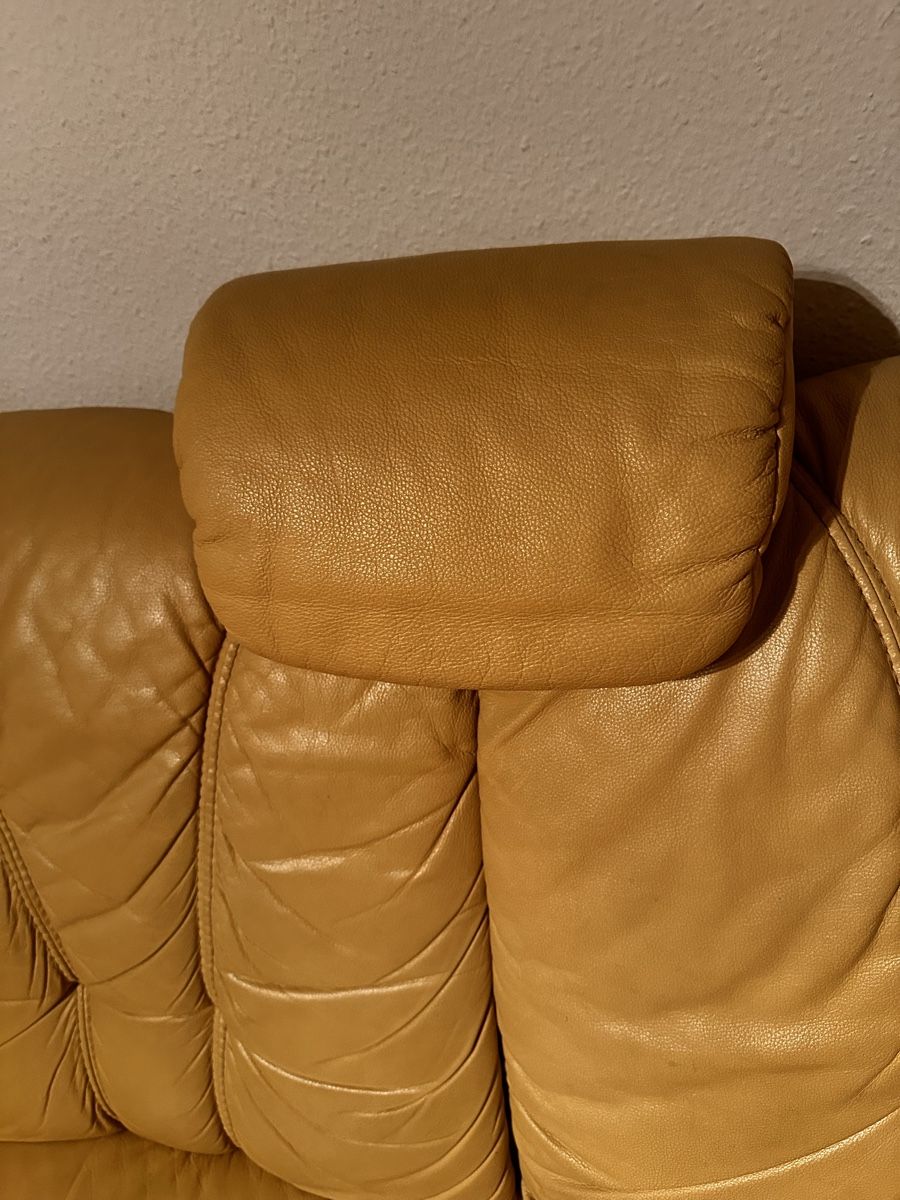 Divani: echt Leder Sofa mit separatem Nackenkissen – Usato da Mosnang venduto da Pontiac011 1