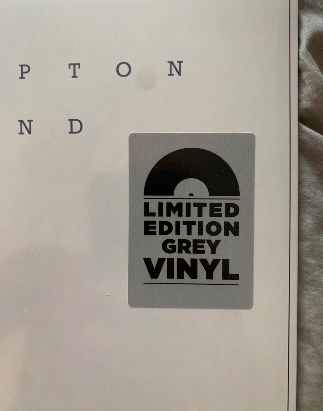 Dischi in vinile: Eric Clapton slowhand anniversary Silver Vinyl Edition – Nuovo e nell'imballaggio originale da Oberrieden venduto da mat_v96j 1